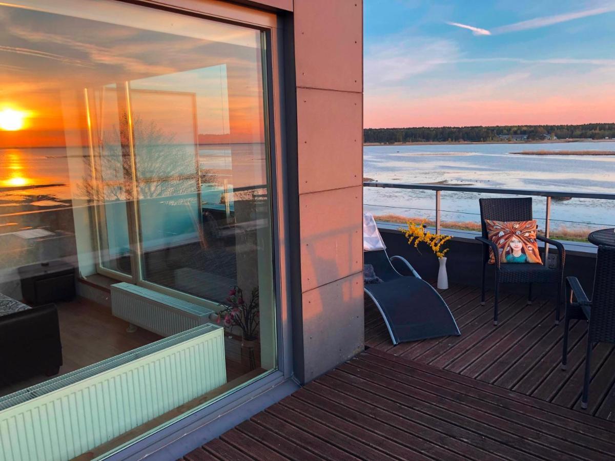 Sunset Dream Apartment With A Panoramic Seaview Haapsalu Ngoại thất bức ảnh