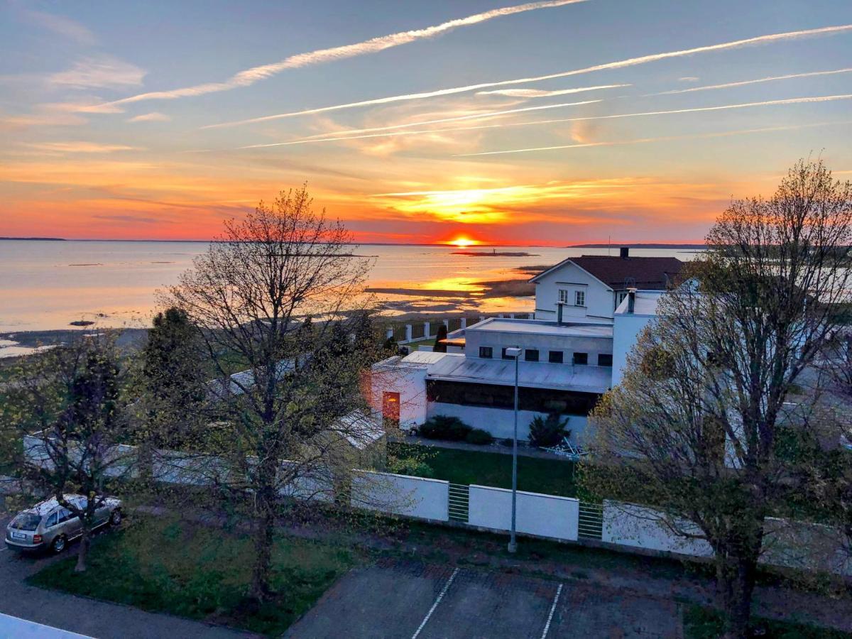Sunset Dream Apartment With A Panoramic Seaview Haapsalu Ngoại thất bức ảnh