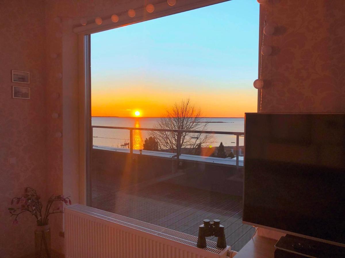 Sunset Dream Apartment With A Panoramic Seaview Haapsalu Ngoại thất bức ảnh