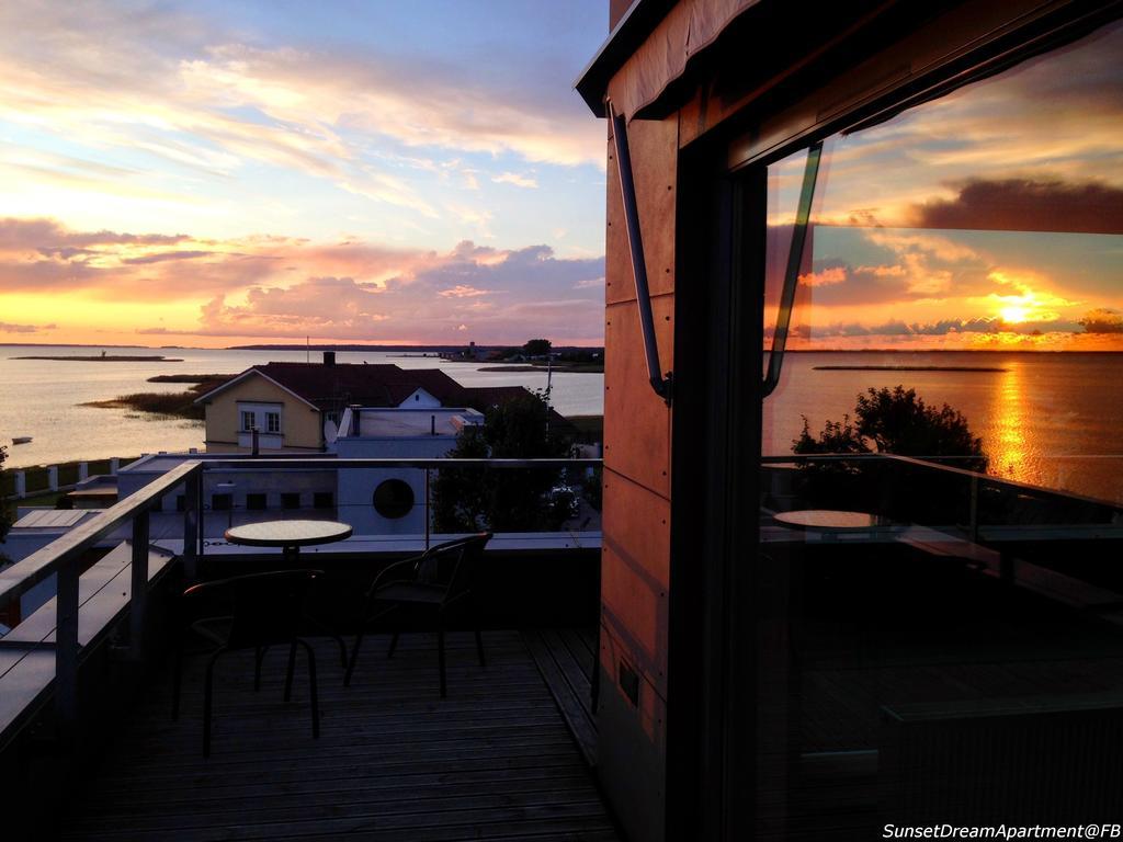 Sunset Dream Apartment With A Panoramic Seaview Haapsalu Ngoại thất bức ảnh