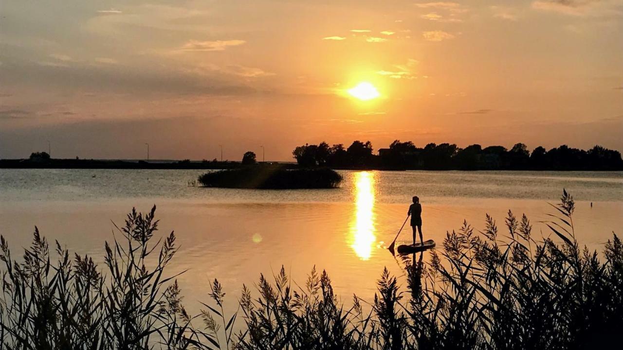 Sunset Dream Apartment With A Panoramic Seaview Haapsalu Ngoại thất bức ảnh